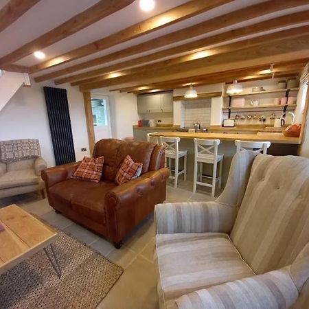Cosy 2 Bed Cottage Between Snowdonia And The Sea Llandegai Exteriör bild