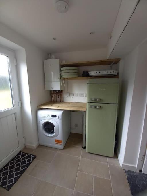 Cosy 2 Bed Cottage Between Snowdonia And The Sea Llandegai Exteriör bild