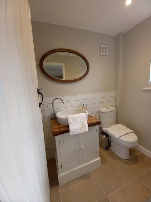 Cosy 2 Bed Cottage Between Snowdonia And The Sea Llandegai Exteriör bild