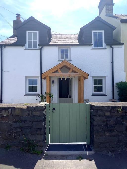 Cosy 2 Bed Cottage Between Snowdonia And The Sea Llandegai Exteriör bild