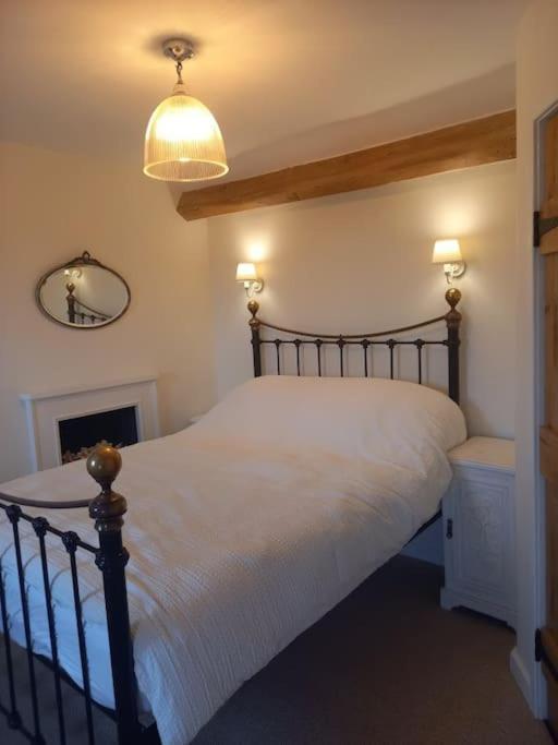 Cosy 2 Bed Cottage Between Snowdonia And The Sea Llandegai Exteriör bild