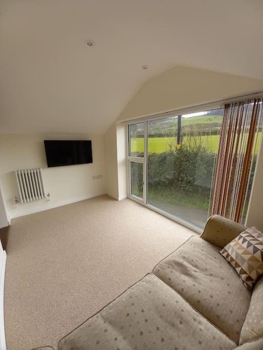 Cosy 2 Bed Cottage Between Snowdonia And The Sea Llandegai Exteriör bild