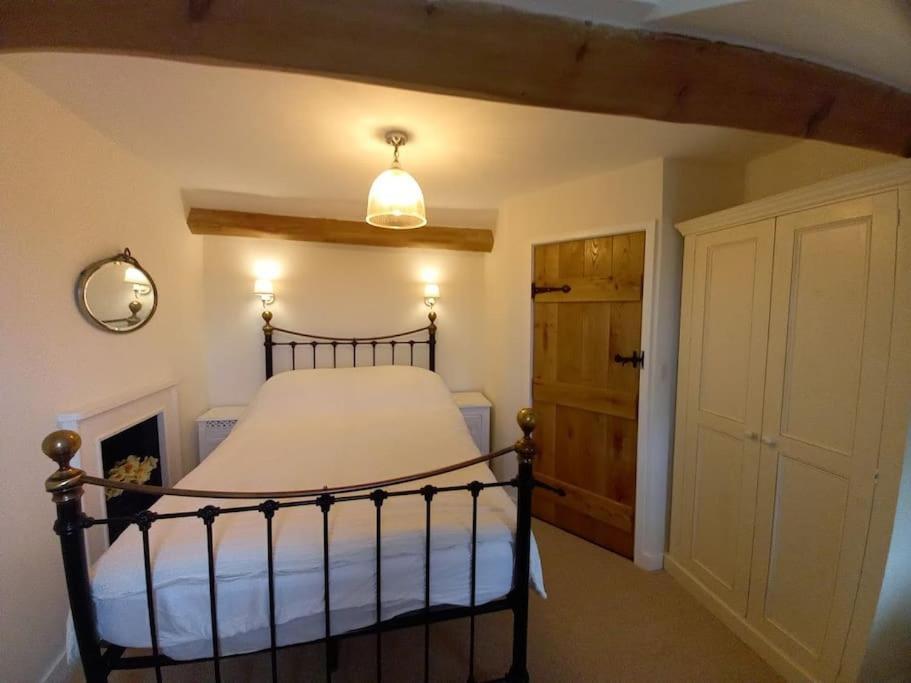 Cosy 2 Bed Cottage Between Snowdonia And The Sea Llandegai Exteriör bild