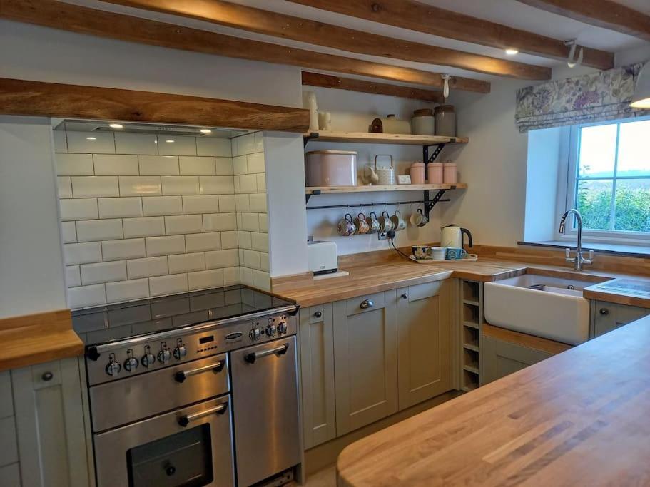 Cosy 2 Bed Cottage Between Snowdonia And The Sea Llandegai Exteriör bild